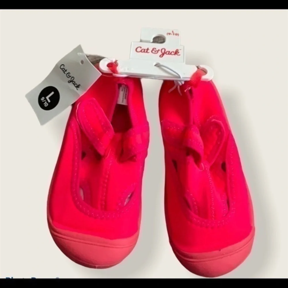 Cat & Jack children’s pink water shoes